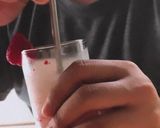 Foto langkah ke 5 dari resep Korean Strawberry Milk.