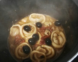 Foto del paso 7 de la receta: Calamares con aceitunas negras