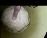 A picture of step 2 of Hare pyaz ki kachori.