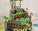 A picture of step 9 of Vickys Jungle Cake Decoration Idea.