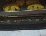 Foto langkah ke 5 dari resep Roti Manis Labu Kuning (Isi Selai Anggur).