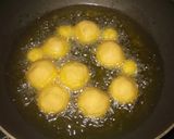 Foto langkah ke 4 dari resep Bola ubi isi coklat.