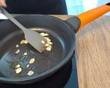 Foto del paso 4 de la receta: Guisantes con almejas
