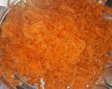 கேரட் ஹல்வா ரப்டி இன் ஹானி டிராப் பவுல்(carrot halwa rabdi in honey drop bowl recipe in tamil) ரெசிபி ஸ்டேப் 2 புகைப்படம்