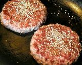 Foto del paso 2 de la receta: HAMBURGUESAS De Pechuga de Pollo...!