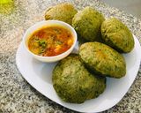 A picture of step 4 of Palak Poori.