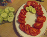Foto del paso 1 de la receta: Ensalada de dos ingredientes con salsa de yogur y pimienta rosa para gratinados de queso