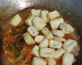 Foto langkah ke 6 dari resep Sarden tumis tahu saus padang.