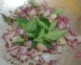 A picture of step 3 of Vendaika Puli Kulambu (Okra Curry).