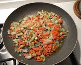 Foto del passaggio 7 della ricetta Cotiche e fagioli