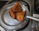 ஆலு சமோசா ரெசிபி ஸ்டேப் 10 புகைப்படம்