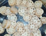 A picture of step 2 of Potato Lotus Balls.
