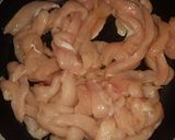 Foto del paso 1 de la receta: Hipercalórico salvaje de bastones de pollo y papas bravas