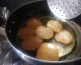 A picture of step 25 of Panipuri with corn potato masala.