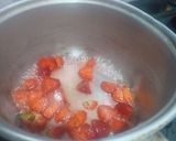 Foto langkah ke 2 dari resep Korean Strawberry Milk.