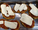 Foto del paso 11 de la receta: Milanesas a la napolitana con papas fritas y huevos fritos