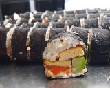 Hình bước làm 4 của món Cơm cuộn kim chi