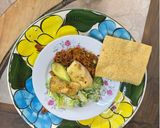 Foto del paso 4 de la receta: *Pescado cazón crujiente con arroz chipotleado y ensalada cremosa con limón*