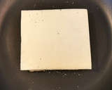Foto del paso 2 de la receta: Sándwich Mallorquín de Sobrasada con Miel y Piñones