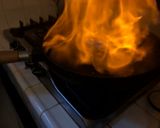 Foto del passaggio 2 della ricetta Polpette di panettone grigliate su gelato di vaniglia