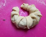 A picture of step 11 of Mincedmeat stuffed bread rolls.