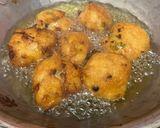 A picture of step 9 of Urad dal bonda.