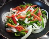 Foto del paso 3 de la receta: Quesadillas de pollo crujientes