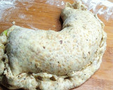 Foto del paso 4 de la receta: Calzone de puerros, cebolla y queso