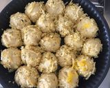 Foto langkah ke 8 dari resep Cheese Garlic Butter Bread #tanpaoven.