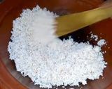 A picture of step 3 of Milky Chocolate Cocoa Rice Ball.