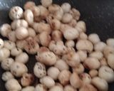 A picture of step 1 of Makhana Peanut Bhel.