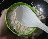 Foto langkah ke 5 dari resep Nasi Goreng Gorengan dengan Sayur Rebus.