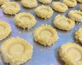 Foto langkah ke 5 dari resep Blueberry Crumble Cookies.