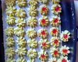 Foto langkah ke 7 dari resep Kue kering Mawar Selai strawberry (Happycall/Teflon).