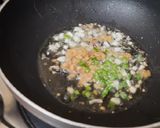 A picture of step 3 of Chinese style Veg manchow soup.