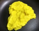 A picture of step 3 of Saffron peda.