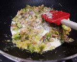 Foto del paso 8 de la receta: Espaguetis integrales con brócoli, salmón y nata al aroma de lima