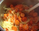 Möhrensuppe mit Grießklößchen Rezeptschritt 1 Foto