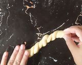 Foto langkah ke 4 dari resep Kkwabaegi | Korean Twisted Donut |Donat Kepang.