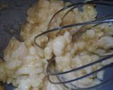 Foto langkah ke 1 dari resep Banana Muffin Kukus, Super Lembut Tanpa Mixer.