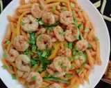 A picture of step 5 of Periperi Prawn Pasta.