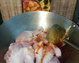 Foto langkah ke 2 dari resep Gulai Ayam Daun Kari.