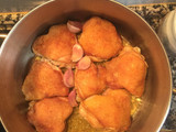 Pollo guisado con salsa