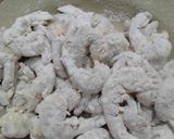 Foto langkah ke 4 dari resep Udang Goreng Tepung Krispi Tahan Lama.