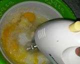 Foto langkah ke 1 dari resep Bolu kukus air kelapa muda.