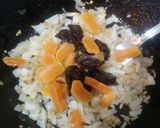 Foto del paso 2 de la receta: Bondiola de cerdo mechada con ciruelas y damascos