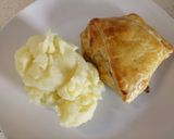 A picture of step 7 of Minced beef and veg pie with mash & onion gravy.