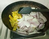 A picture of step 5 of Aloo pyaaz ki tasty sabji aur ajwain ke parathe.