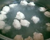 Hình bước làm 4 của món Canh Cải Bẹ Xanh Giò Sống