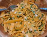 Foto del paso 4 de la receta: Ensalada de tiras de zanahoria